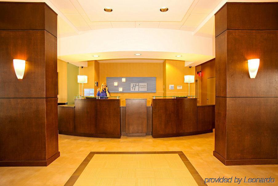 Holiday Inn Express & Suites Oceanfront Daytona Beach Shores By Ihg Beltér fotó