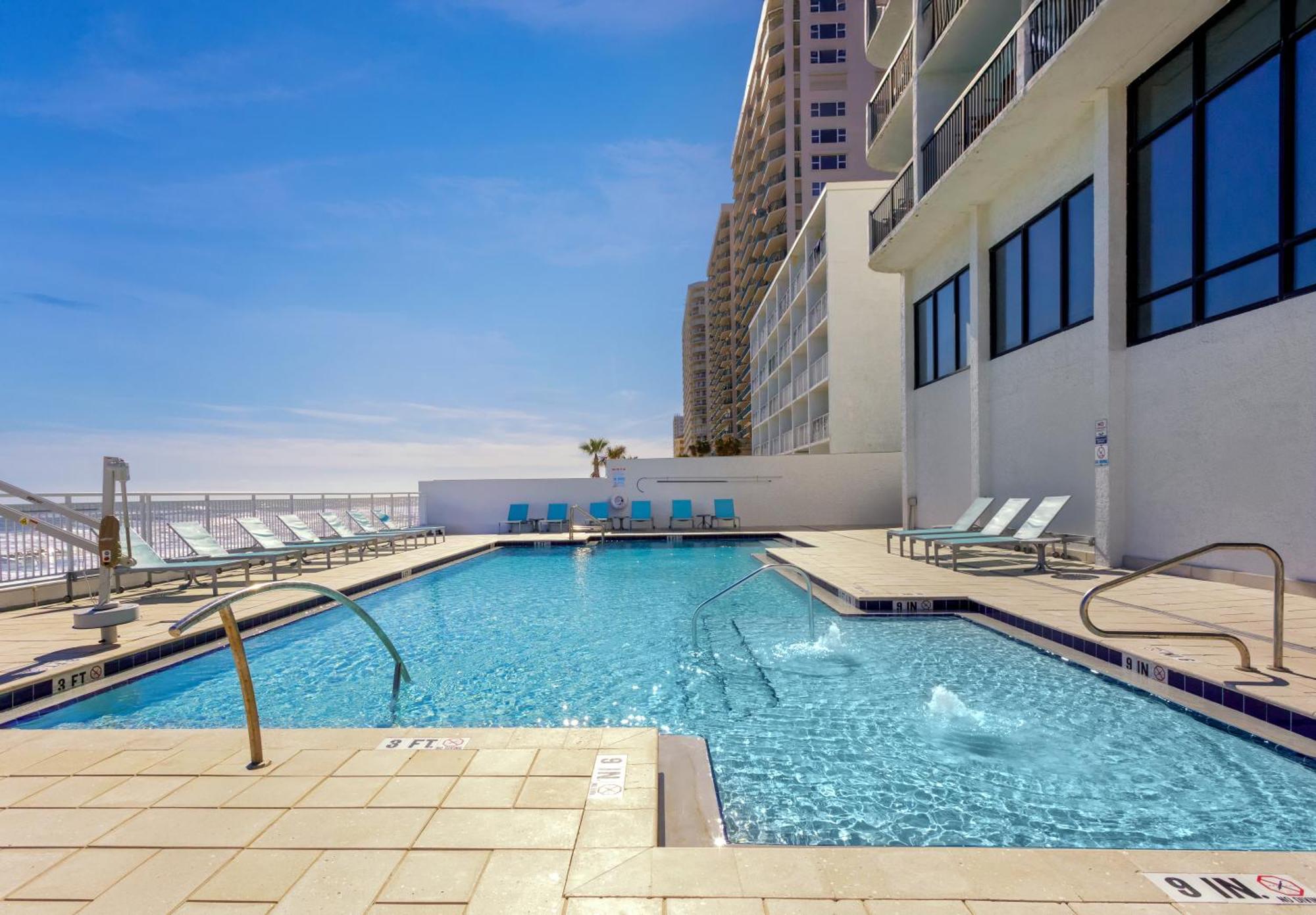 Holiday Inn Express & Suites Oceanfront Daytona Beach Shores By Ihg Kültér fotó