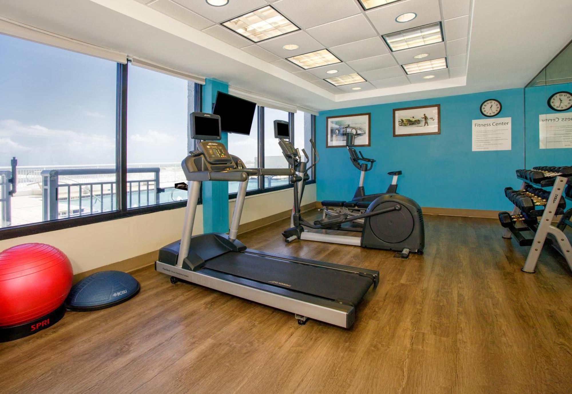 Holiday Inn Express & Suites Oceanfront Daytona Beach Shores By Ihg Kültér fotó